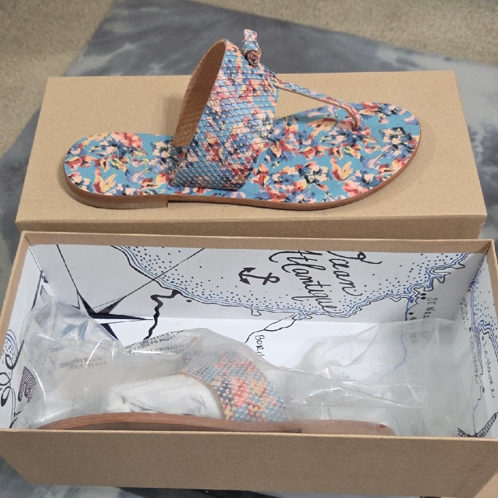 NEW! Joie a la plage Floral Dusk Flip Flops